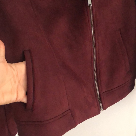 Faux suede burgundy moto jacket size small - Picture 5 of 9